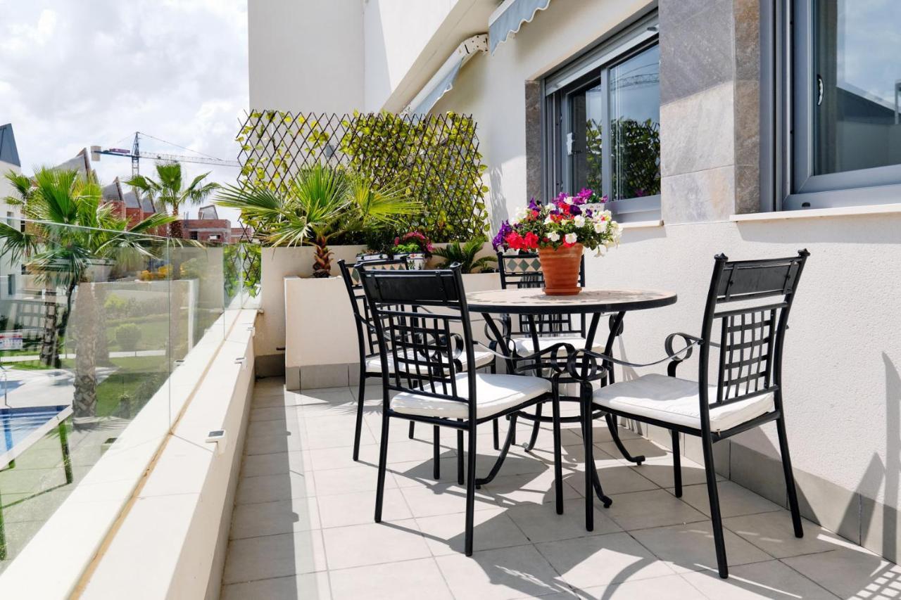 Villa Amalia Eco Torrevieja Oda fotoğraf